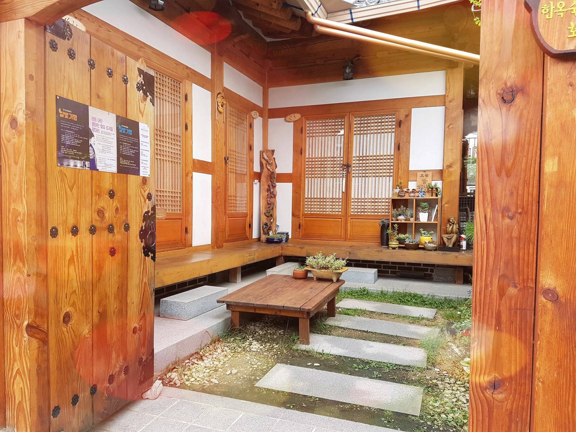 Beautiful House Hotel Jeonju Buitenkant foto